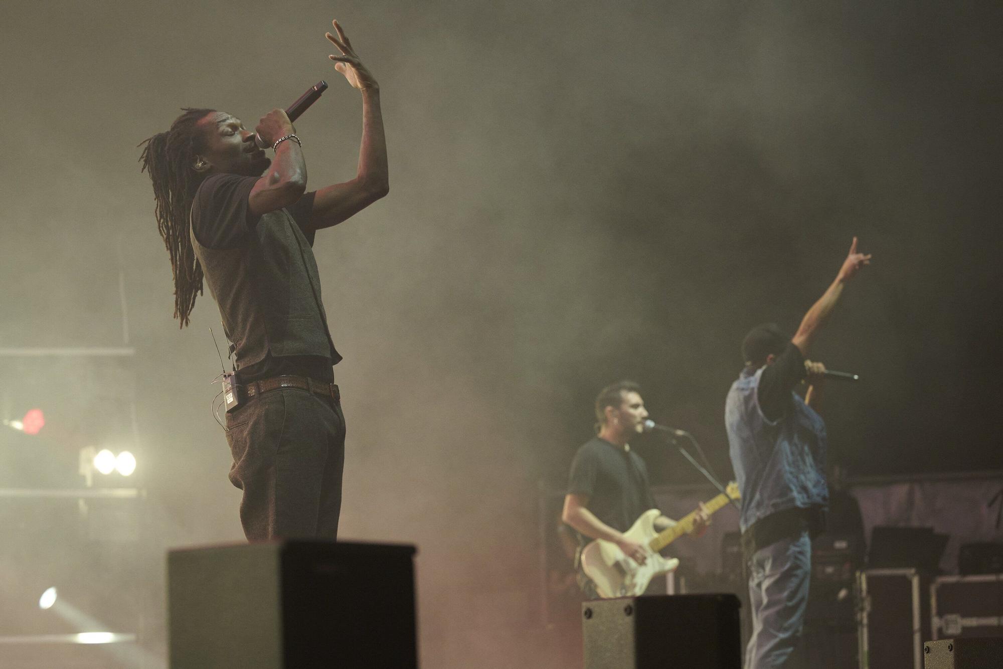 Fotos del concierto de La Raíz en el Navarra Arena