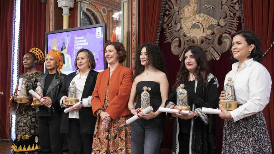 Bilboko Emakume Migratzaileen Aintzatespenaren sariak banatu dira
