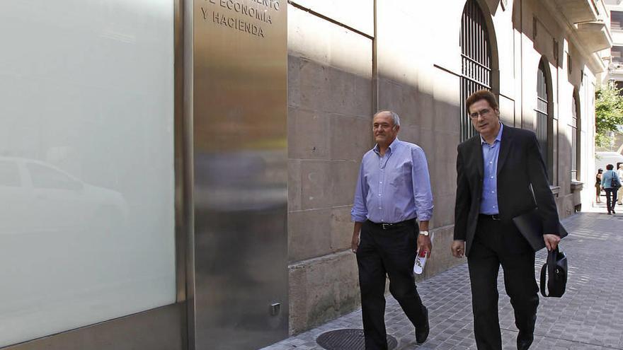 Osasuna esperará a la resolución de Hacienda antes de contratar al nuevo técnico