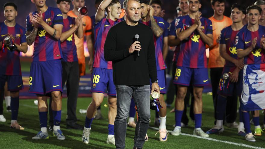 Flick renueva con el Barcelona hasta 2028, con otro año opcional