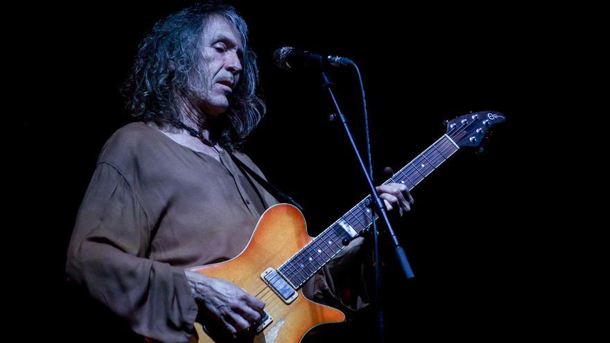 Muere a los 63 años Robe Iniesta, líder de Extremoduro