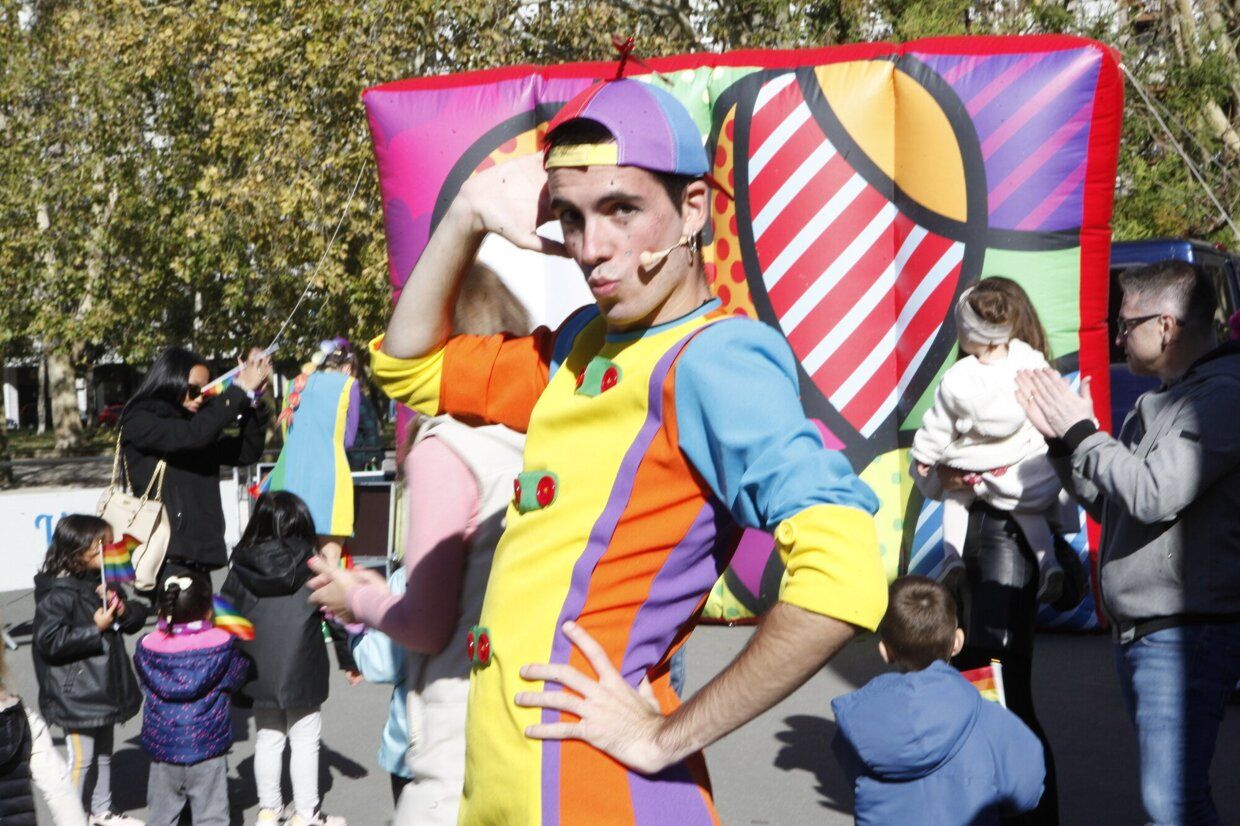 En imágenes: éxito absoluto en la fiesta contra de la LGTBIfobia de la zona Gorbea de Vitoria