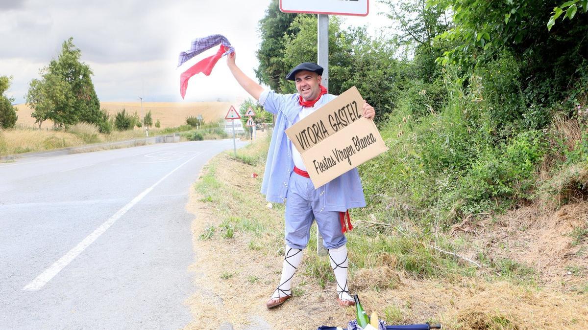 Celedón llegando a la capital alavesa y poniéndose en forma para la bajada.
