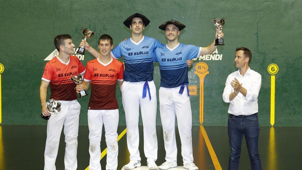 Los finalistas, de izquierda a derecha, Ansa, Azpiroz, Juanenea y Aldabe, en el podio.