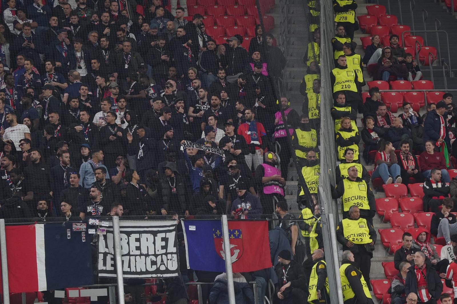 En imágenes: ¿Has asistido al Athletic-PSG en San Mamés? Búscate