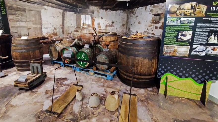 Del chacolín al txakoli, una exposición repasa la historia del vino vasco