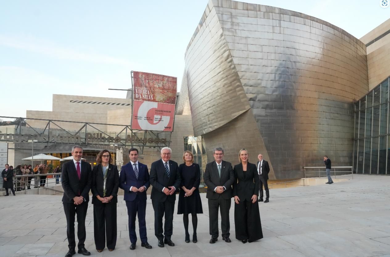 En imágenes: Steinmeier finaliza su viaje oficial a Euskadi con una visita al Museo Guggenheim de Bilbao