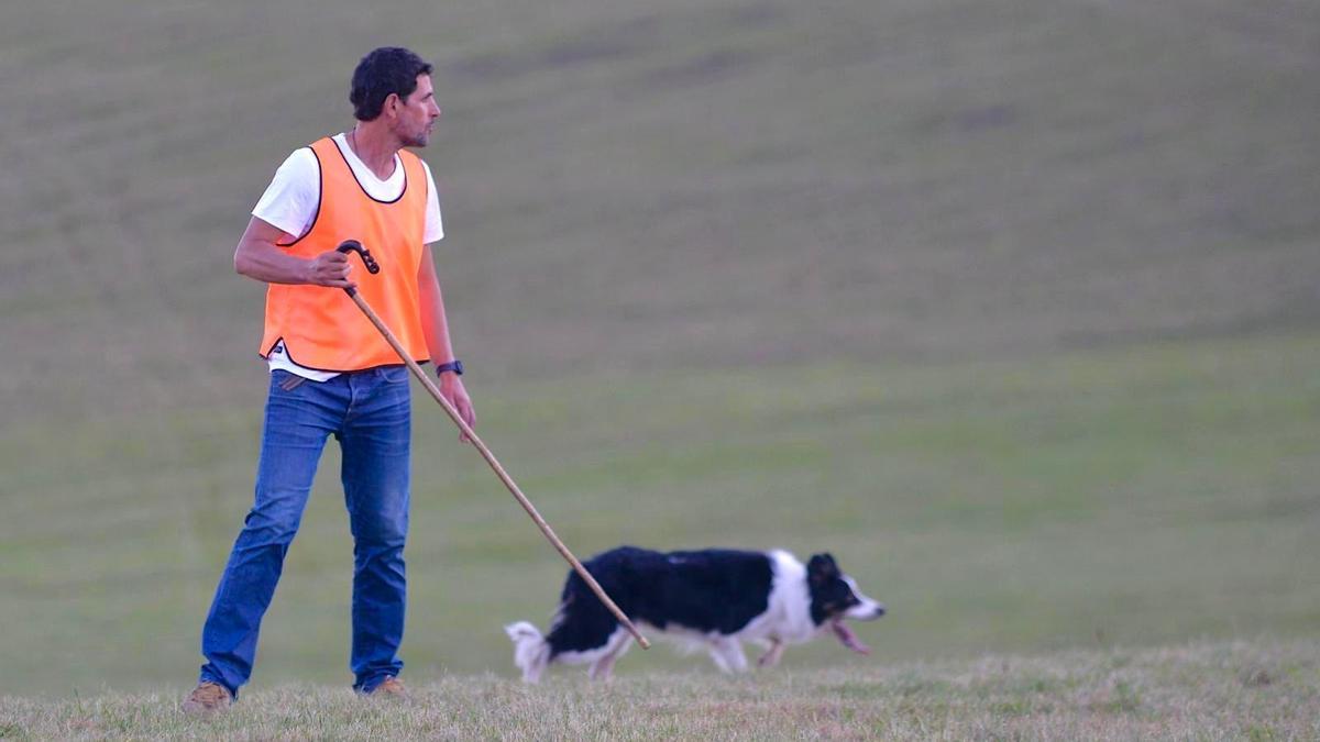 El alavés y su acompañante perruno.