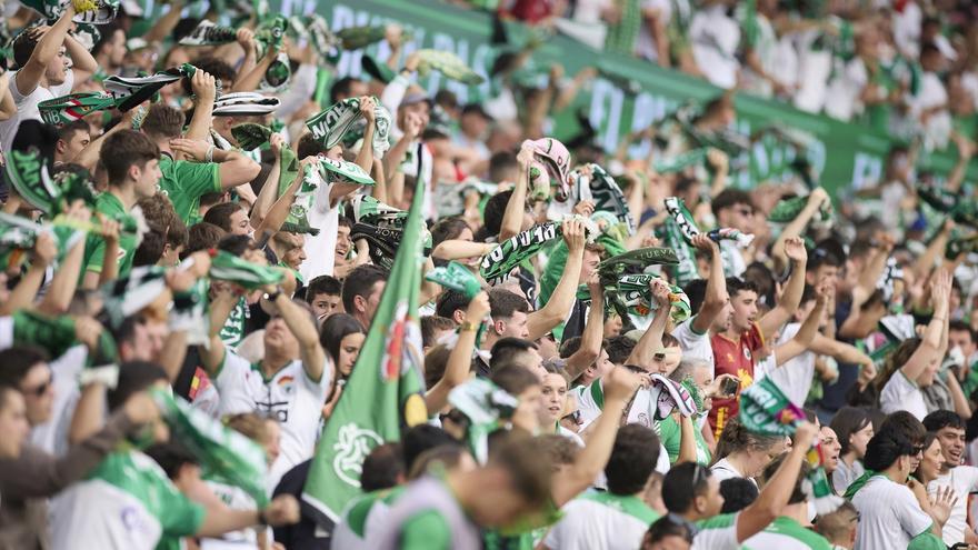 El navarro Jokin Ezkieta asciende con el Racing de Santander, que vuelve 14 años después a LaLiga EA Sports