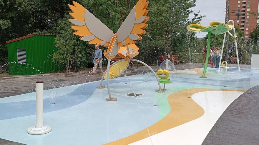 Barakaldo estrena los juegos de agua del Jardín Botánico