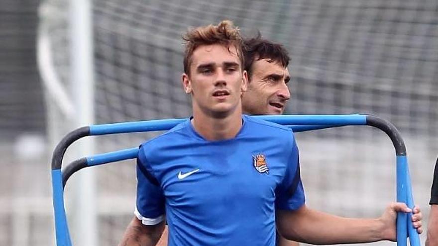 Griezmann lleva unas vallas en Zubieta