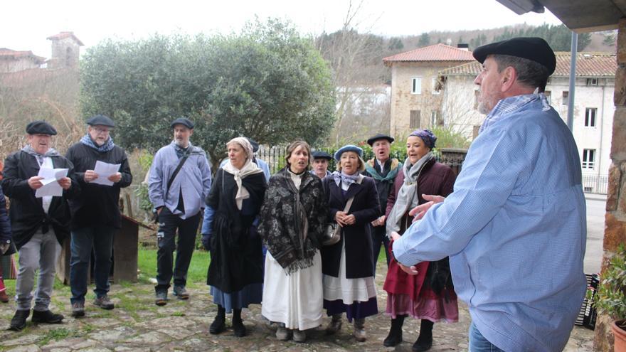 Las coplas de Santa Águeda resuenan en Arrasate y Oñati