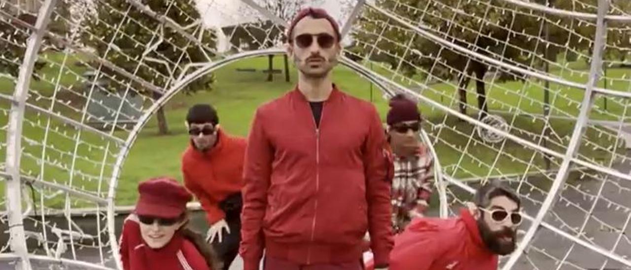 ‘Ez eman buelta gehiago’, el divertido spot navideño que anima a consumir en el pequeño comercio de Galdakao