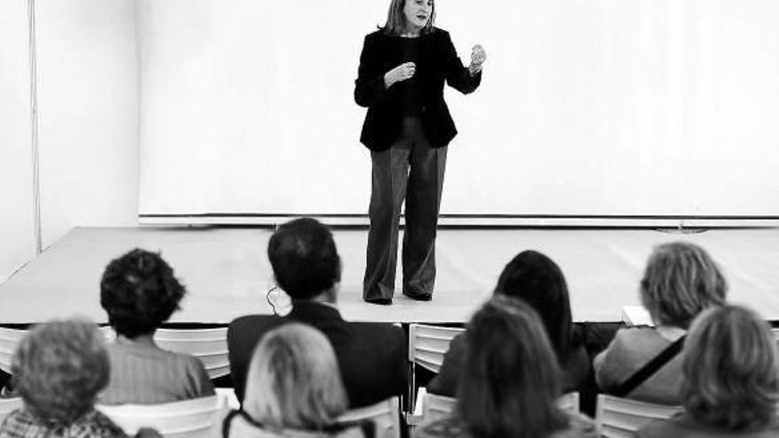 Ana Sala, presentando su libro &#039;Déjale crecer&#039; en el Salón del Bebé.