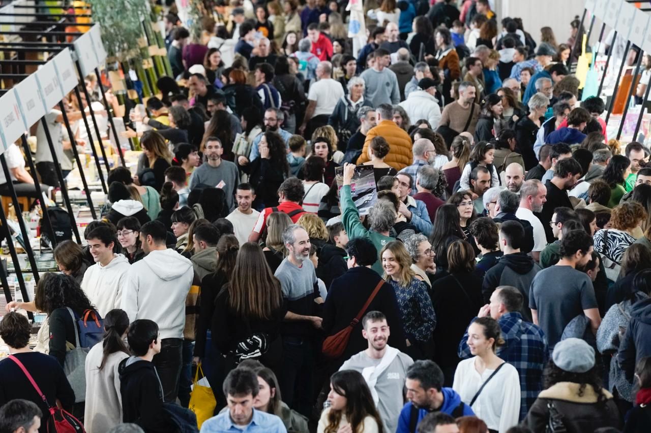 En imágenes: colas para acceder a una Durangoko Azoka a reventar