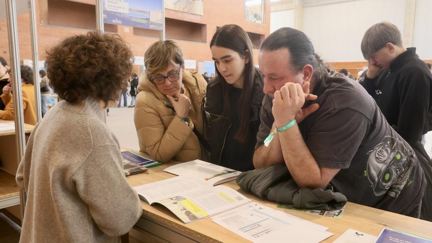 La EHU acerca su oferta universitaria al alumnado alavés