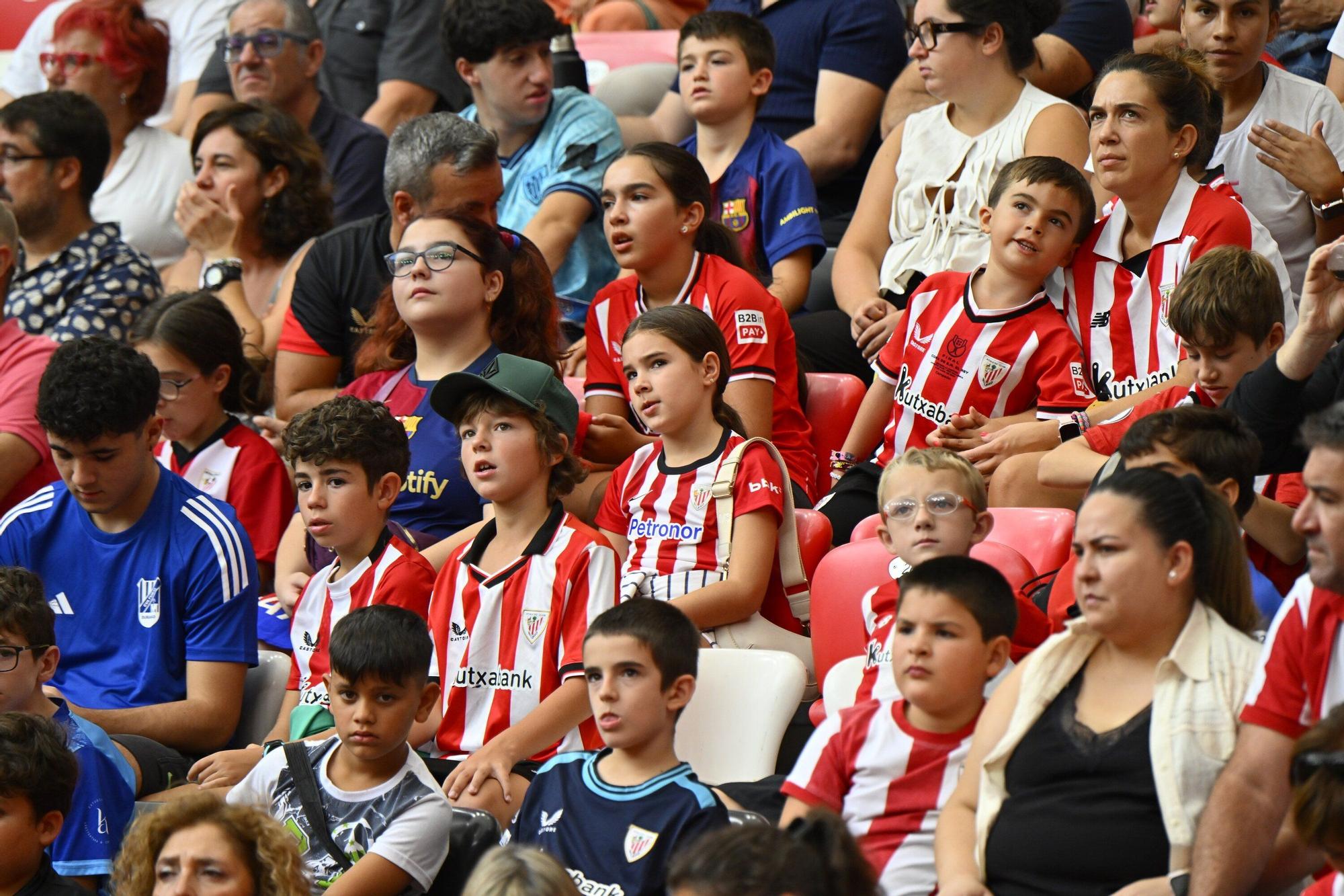 En imágenes: ¿Has asistido al Athletic-Barcelona en San Mamés? Búscate