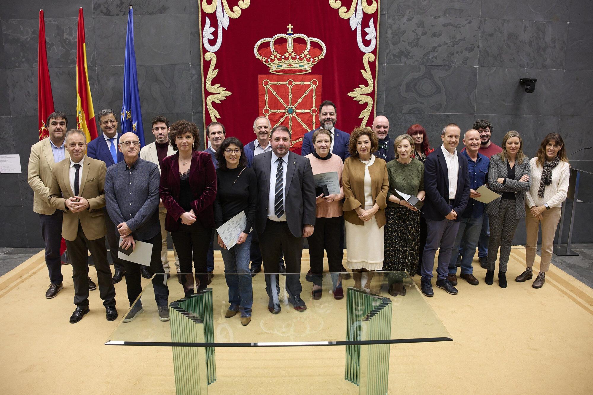 Homenaje a los funcionarios jubilados del Parlamento de Navarra