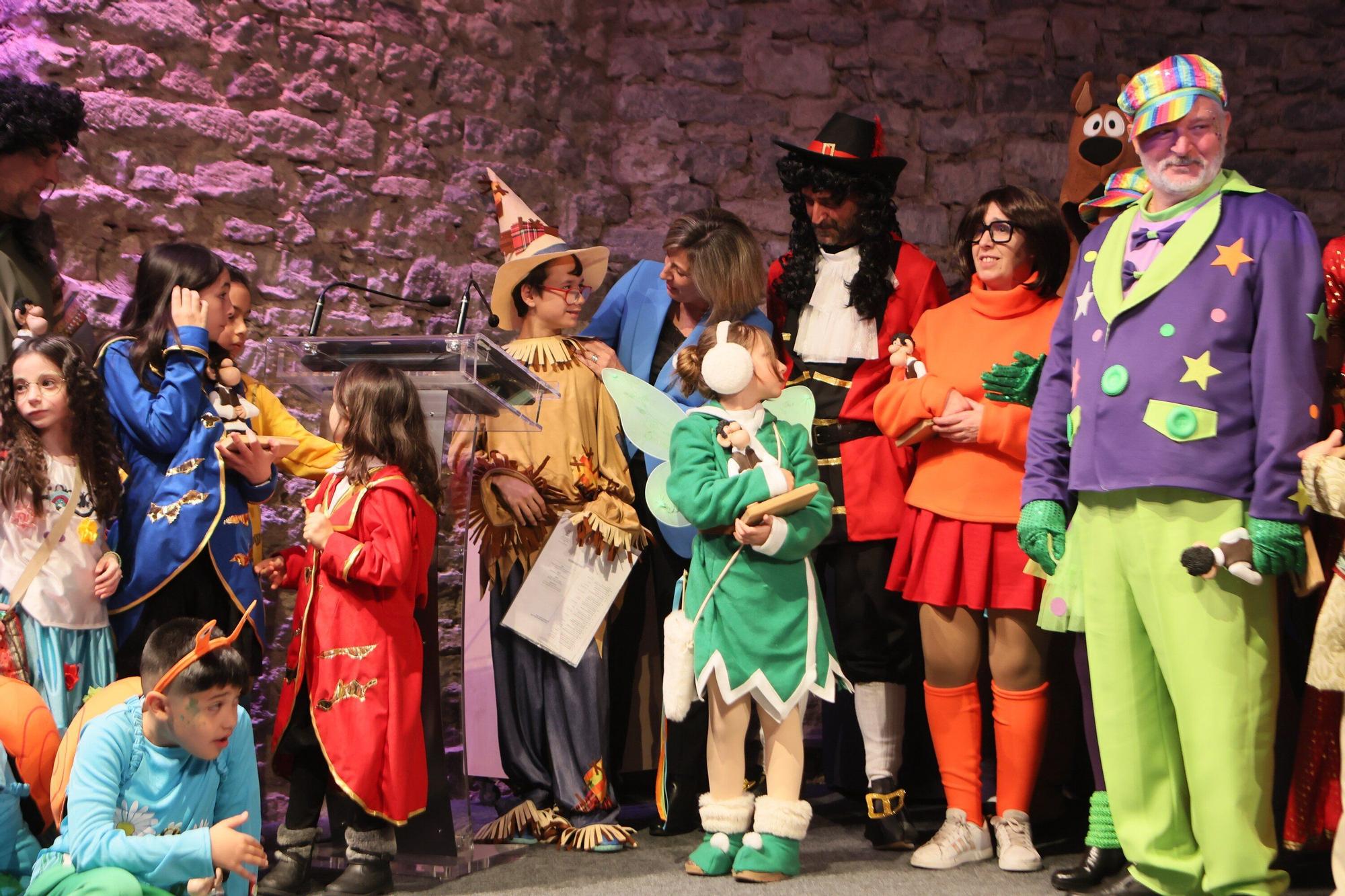 En imágenes: Presentación de Carnaval de las comparsas en el Palacio Villa Suso