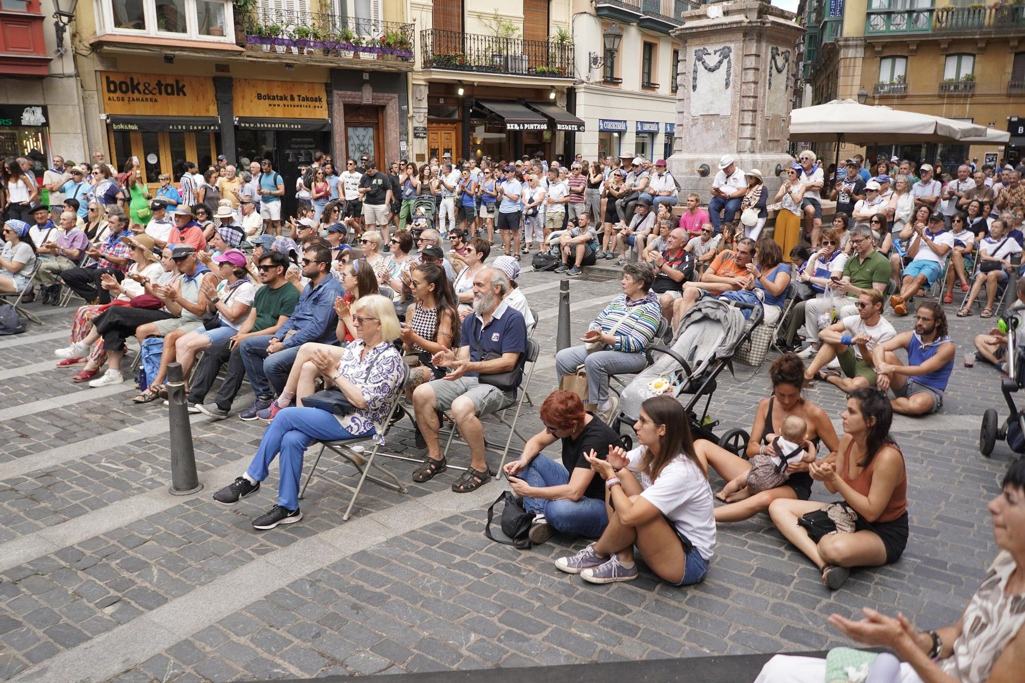 En imágenes: La penúltima sesión de bertsolaris en Aste Nagusia