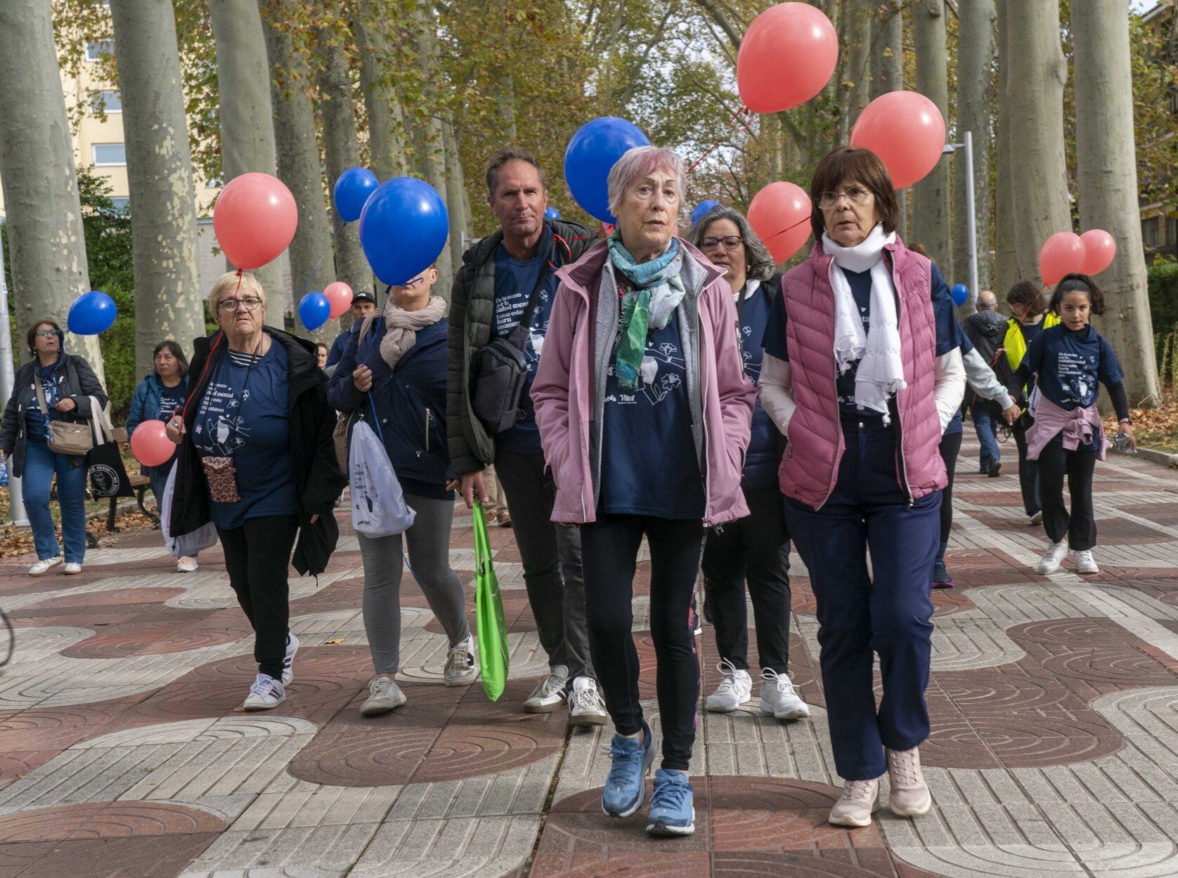 En imágenes: Así ha sido la VI Caminata Solidaria de Asafes en Vitoria por la salud mental