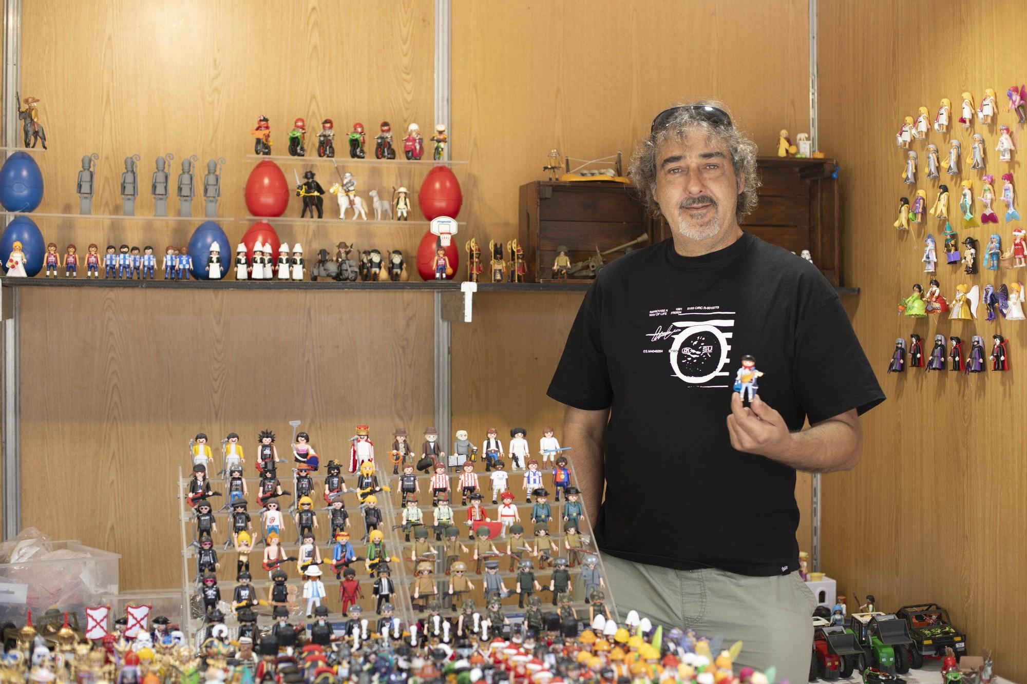 En imágenes: La plaza Santa Bárbara acoge la feria de La Blanca