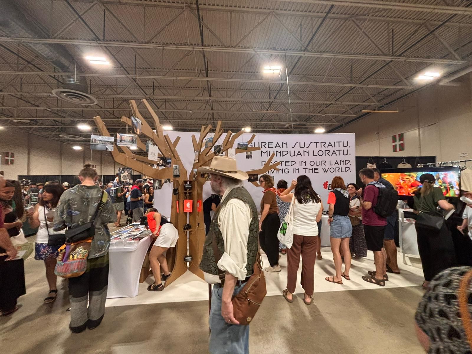 En imágenes: Bizkaia lleva sus raíces a la Expo Jaialdi de Boise