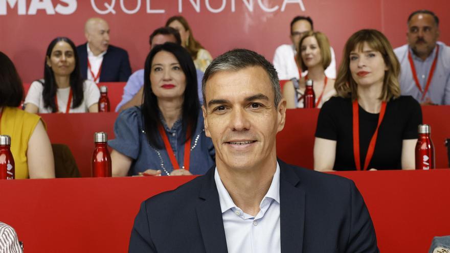 Sánchez reivindica su gestión y se proyecta hasta 2031 mientras Page denuncia "el peor momento de la historia del PSOE"