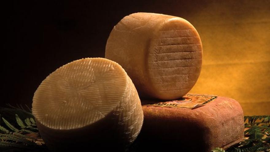 Alertan de la presencia de listeria en queso mezcla distribuido en Euskadi y Navarra