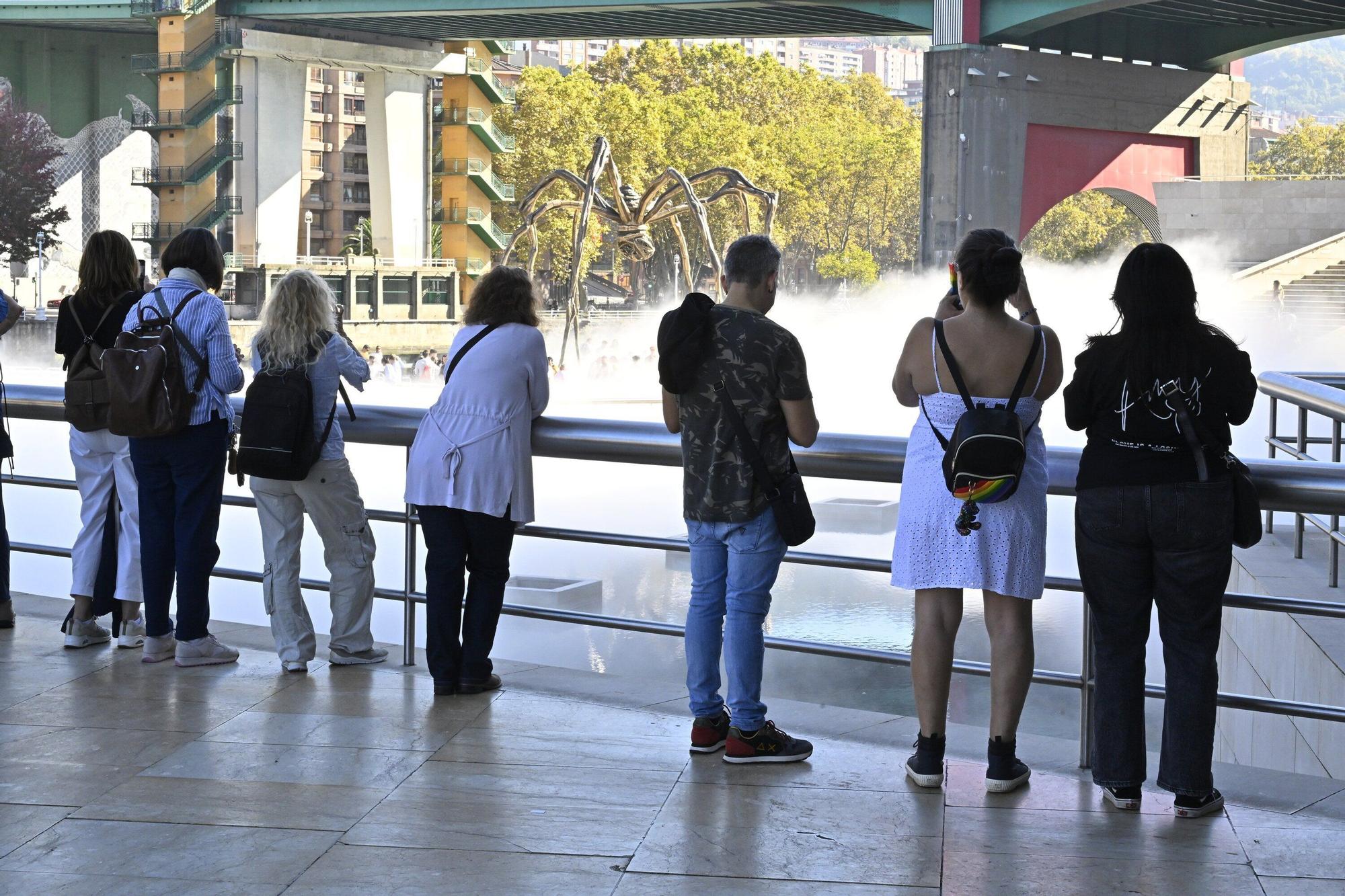 El Museo Guggenheim acoge a miles de visitantes en su 28º cumpleaños