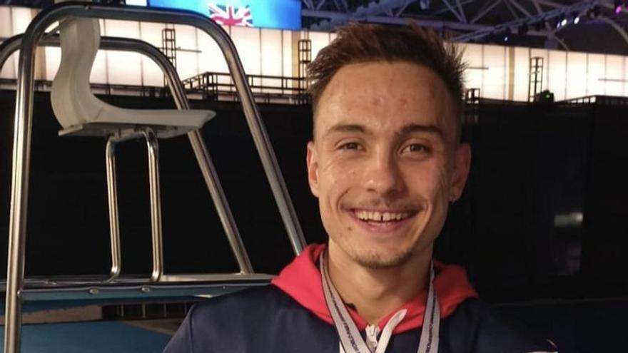 Iñigo Llopis, oro  en los 100 metros espalda del Mundial de Singapur