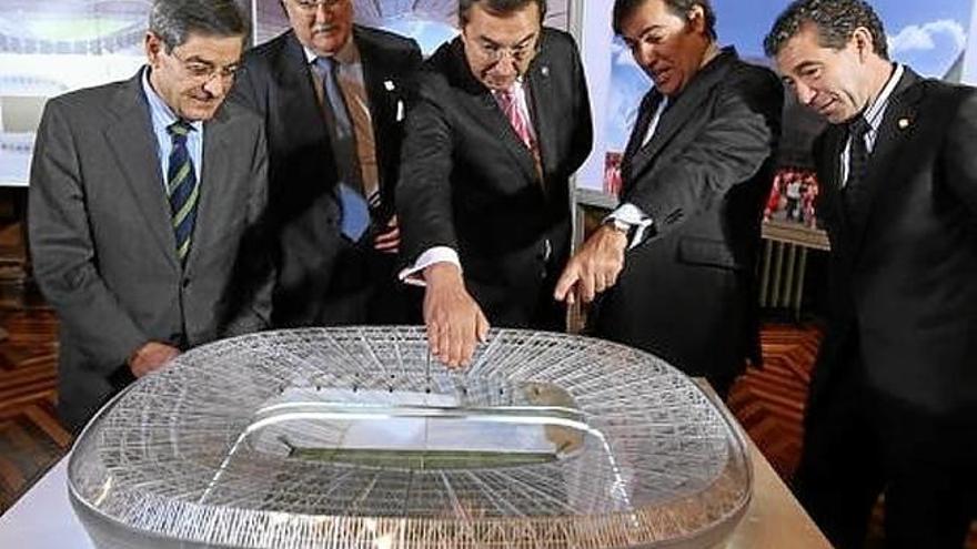 19-X-2009. Presentación institucional. El hotel Carlton de Bilbao acoge por todo lo alto la presentación oficial del nuevo campo con la presencia de los cinco socios propietarios.