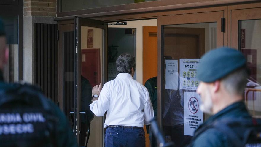 El dueño de El Ventorro declara que Mazón y Vilaplana abandonaron el local entre las 18.30 y las 19 horas el 29-O