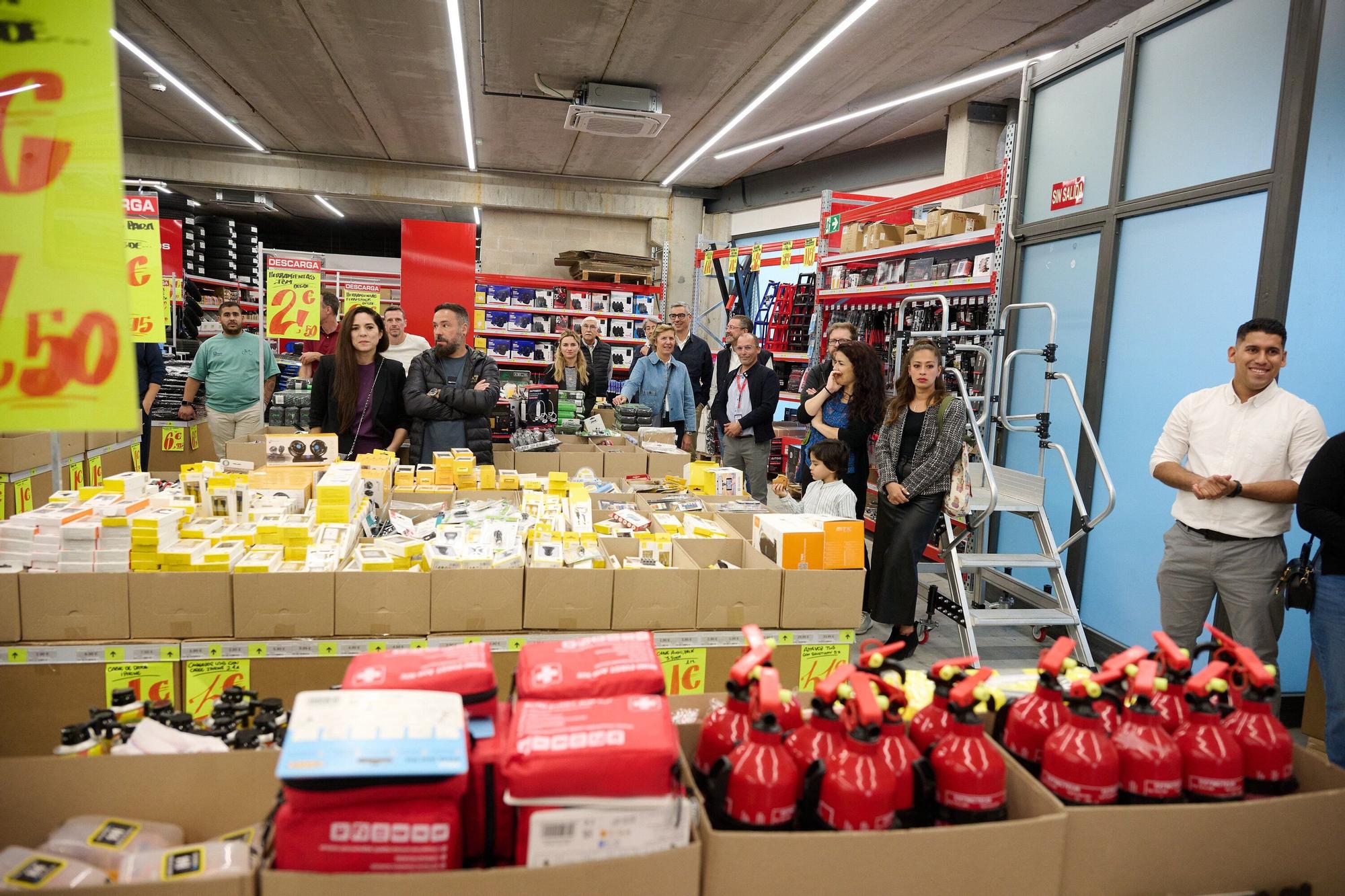 Fotos de la inauguración oficial de la nueva tienda de Carter-Cash en Pamplona