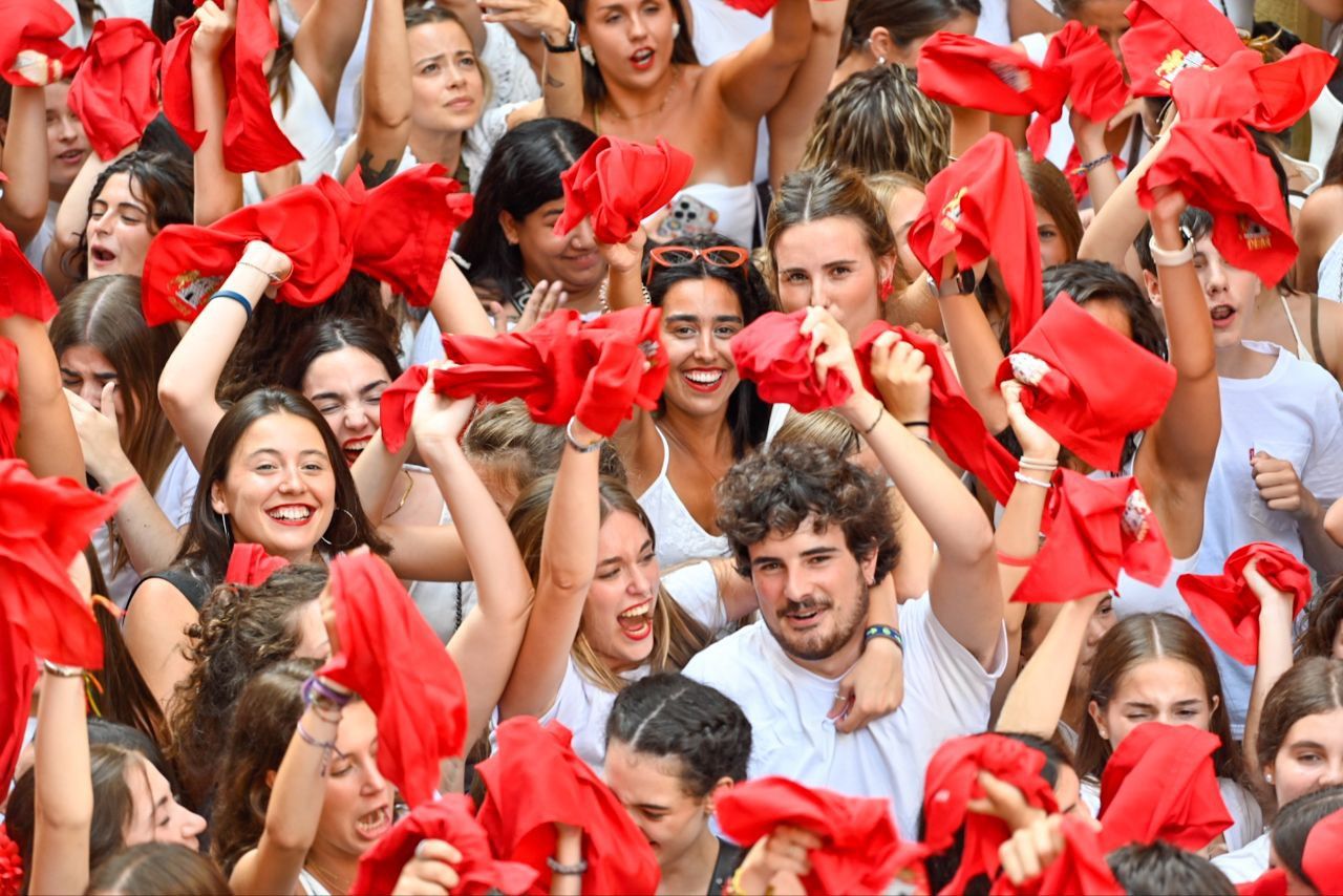 ¡Empiezan las fiestas de Deba! El chupinazo enciende San Roque