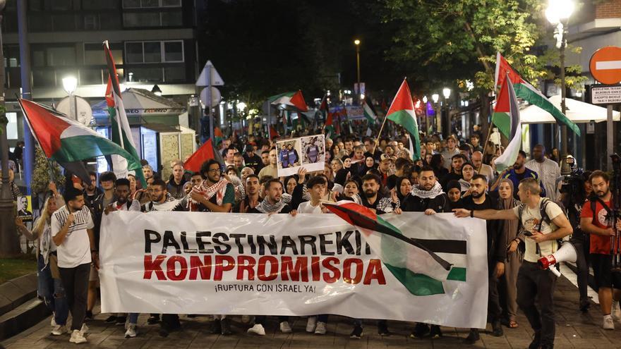 En imágenes: Una manifestación en apoyo a Palestina vuelve a reunir a miles de personas por la Gran Vía de Bilbao