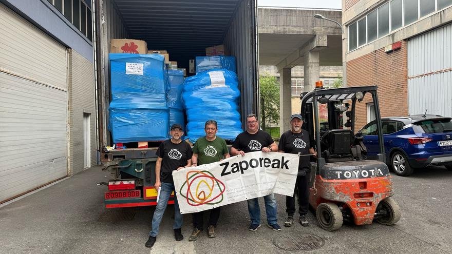 La ONG Zaporeak recogerá arroz para sus cocinas de Lesbos en las regatas de Donostia