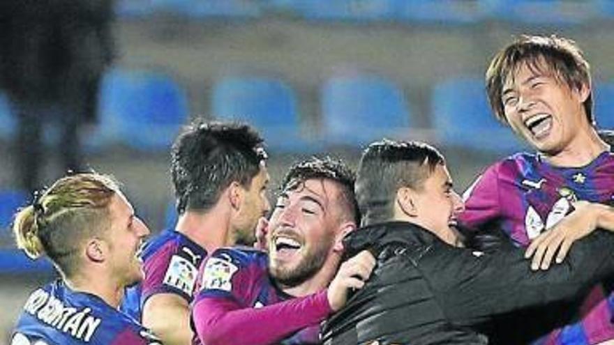 El Eibar monta una fiesta