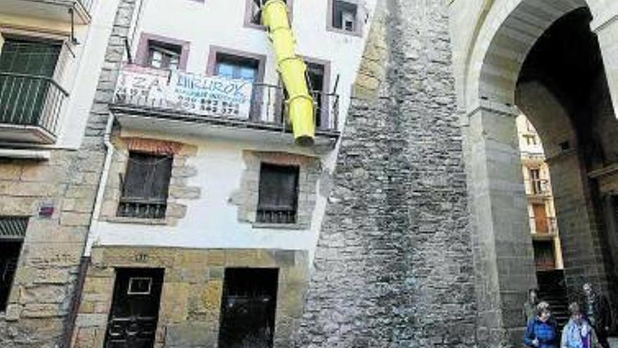 Edificio de Getaria donde ha tenido lugar el hallazgo.