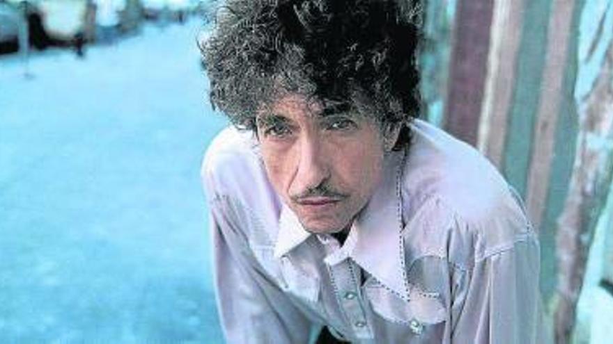 Dylan cumple 70 años en mayo, justo después de la gira asiática.