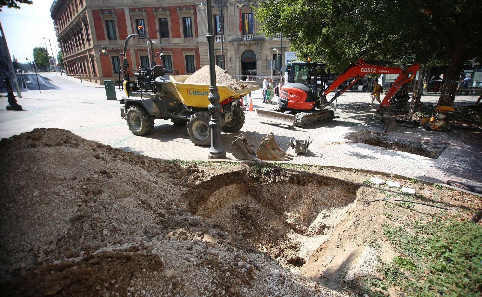 Fotos del Inicio de las catas previas al comienzo de las obra del Paseo de Sarasate
