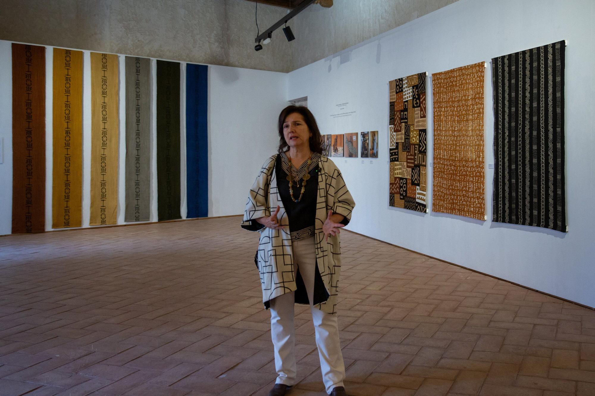 Fotos de la exposición de 'La herencia del Bogolanfini' en el Palacio del Condestable