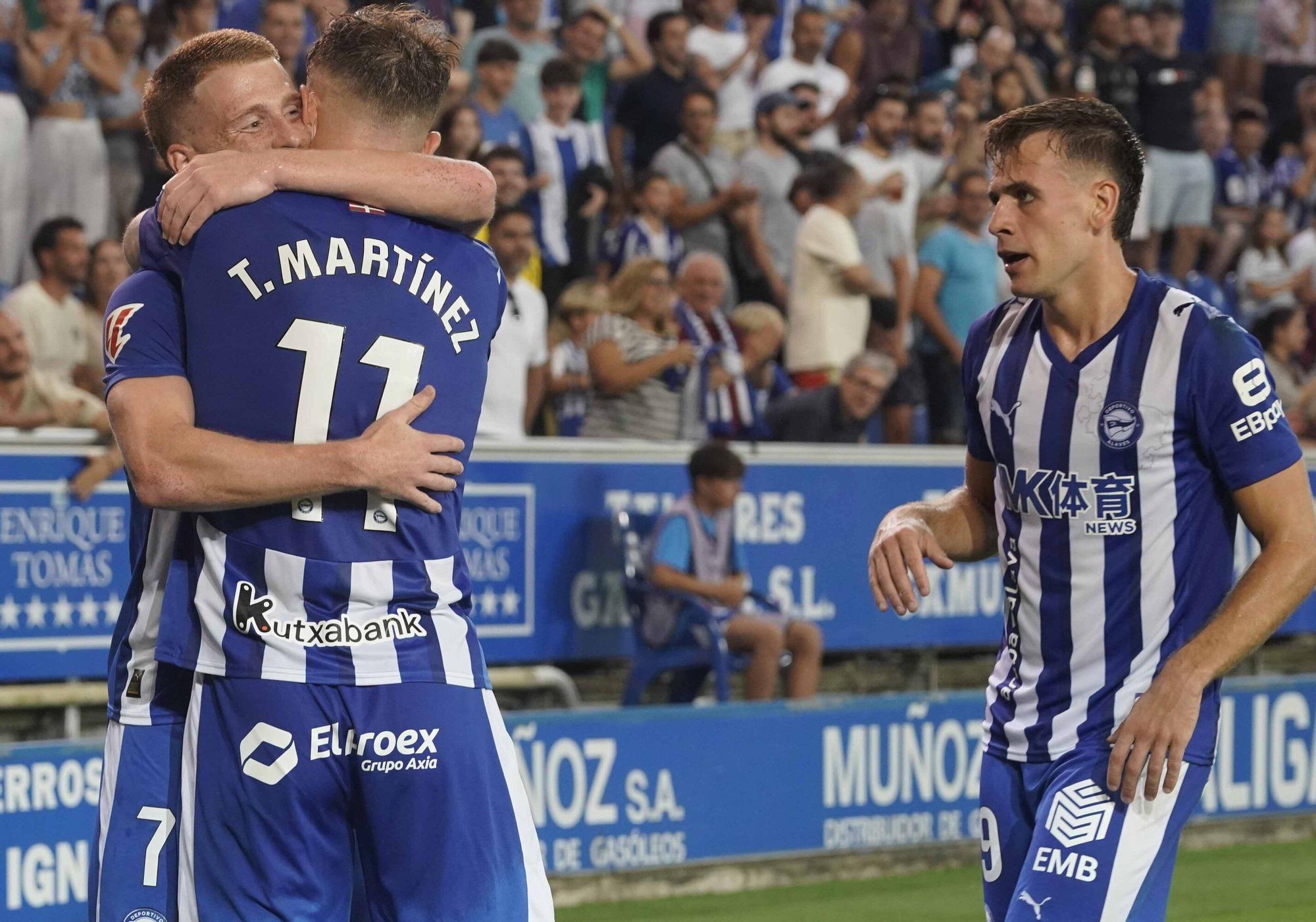 En imágenes: Así está siendo el debut liguero del Alavés contra el Levante