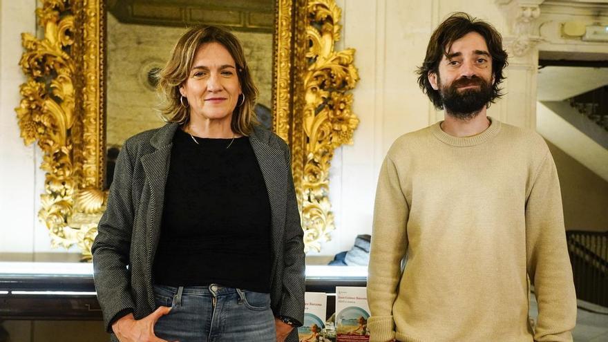 En imágenes: El escritor santanderino Juan Gómez Bárcena presenta en Bidebarrieta Kulturgunea su última novela, Abril o nunca