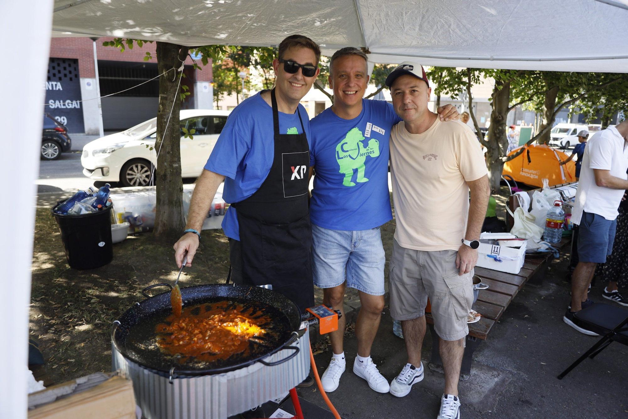 En imágenes: el calor no frena las paellas en Miribilla
