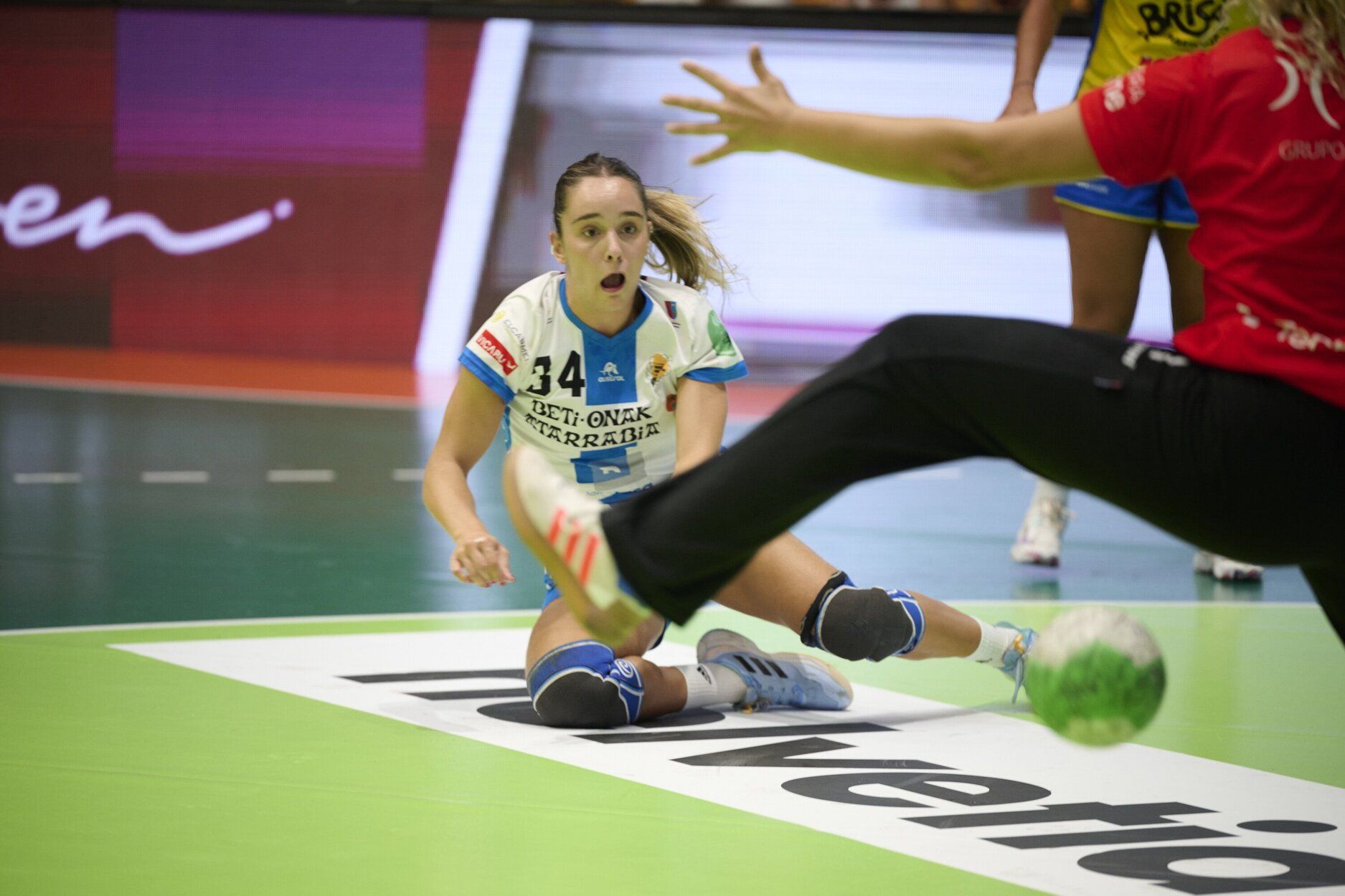Fotos del partido entre Replasa Beti Onak y Madeira