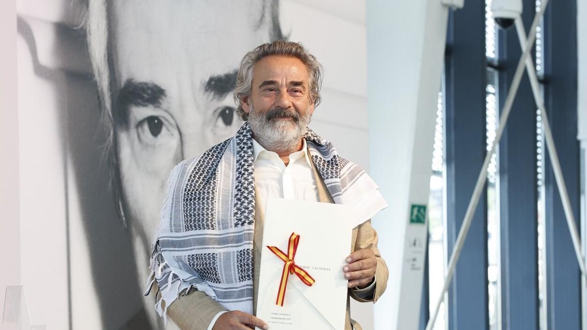 El actor Eduard Fernández, tras recibir el Premio Nacional de Cinematografía en Donostia