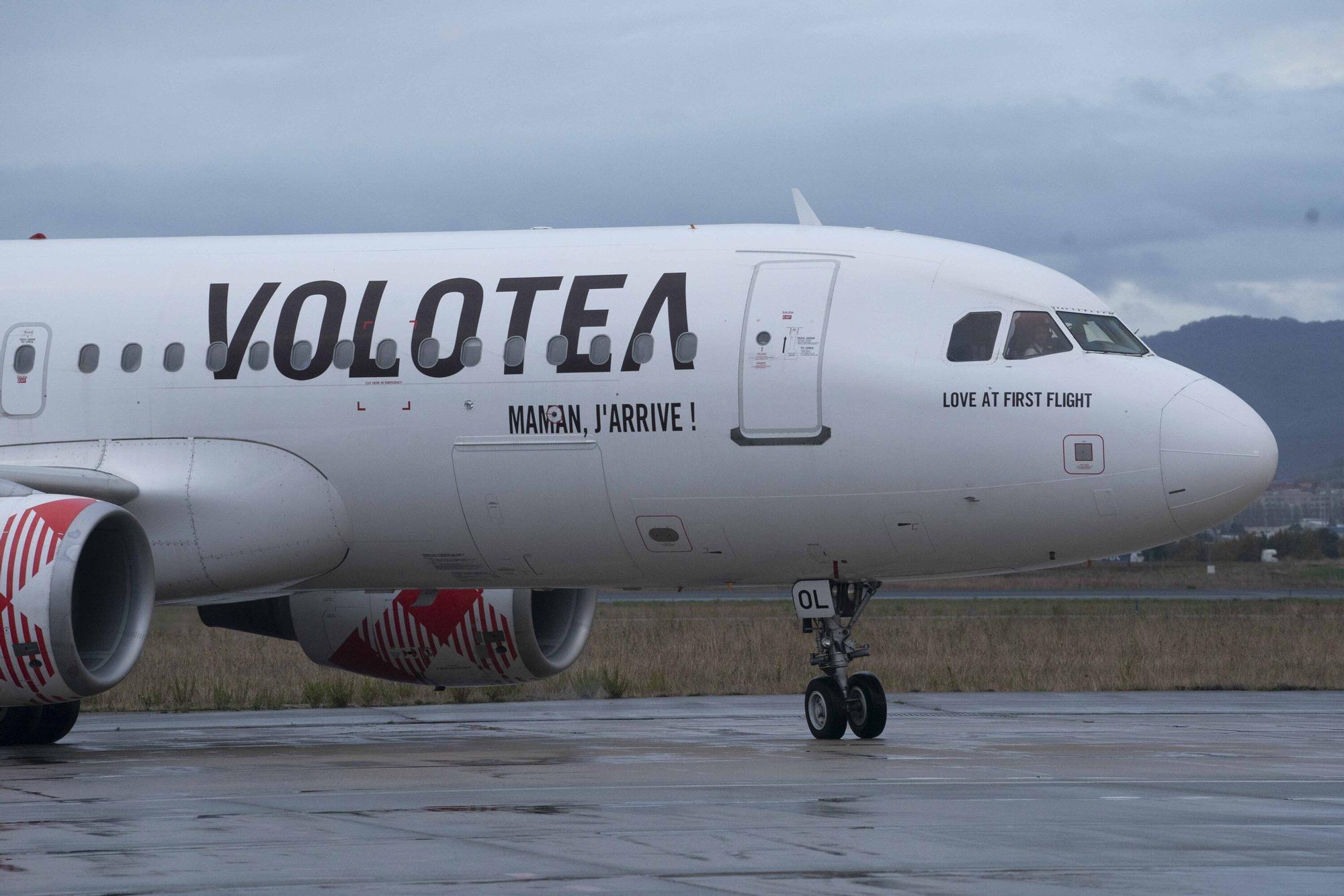 En imágenes: Foronda estrena los vuelos regulares a Barcelona y Madrid