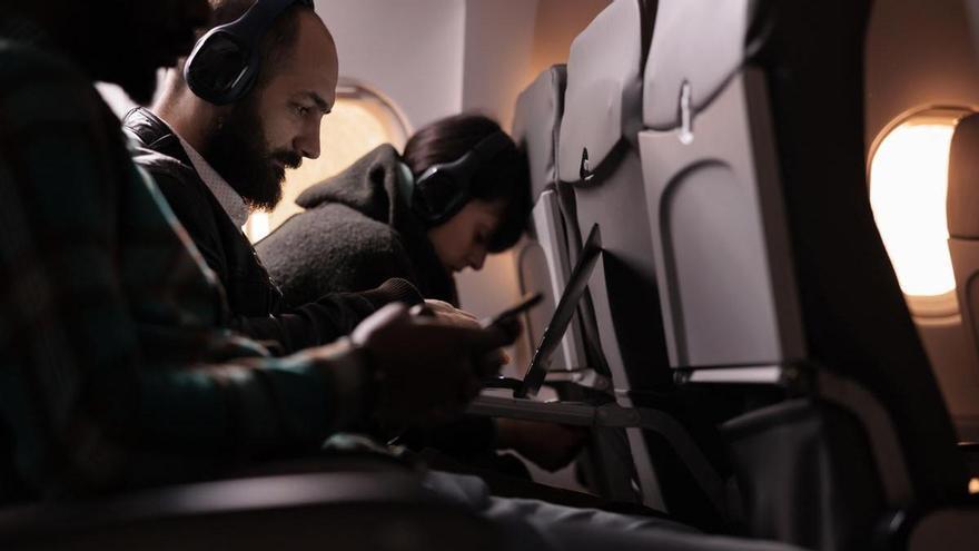 Adiós al ‘modo avión’: La UE permitirá el acceso a redes 5G durante los vuelos