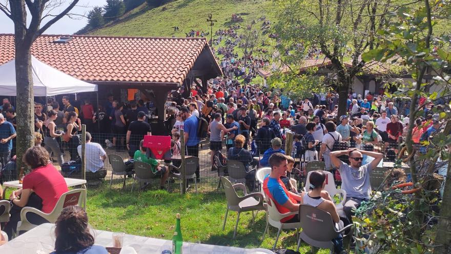 Dena prest Errezilen San Martin jaiei hasiera emateko ostiralean